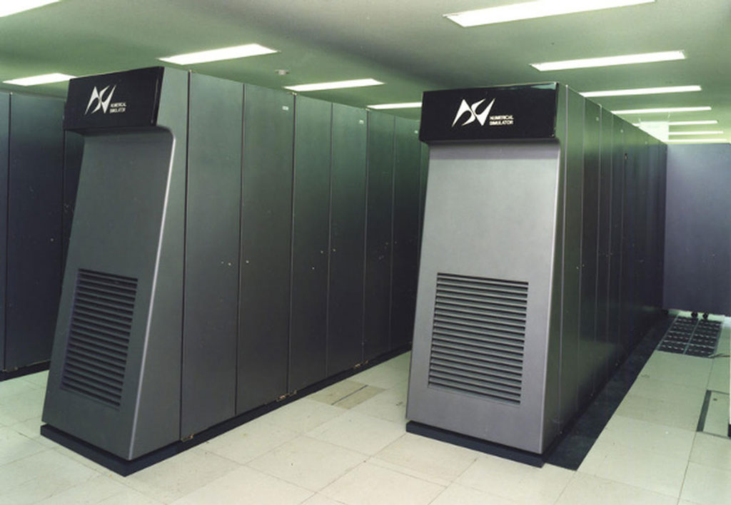 Numerical Wind Tunnel (рус. Цифровая аэродинамическая труба) – векторный параллельный суперкомпьютер, созданный в 1993 году в Японии